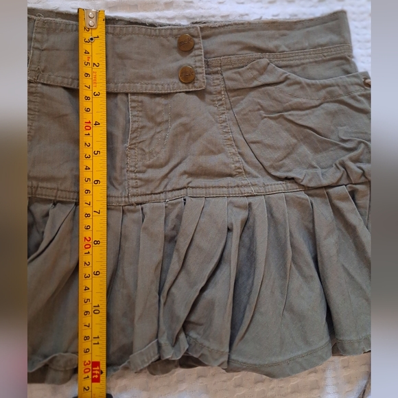 Mini Skirt Very cute Camo Green Skirt - Picture 4 of 8